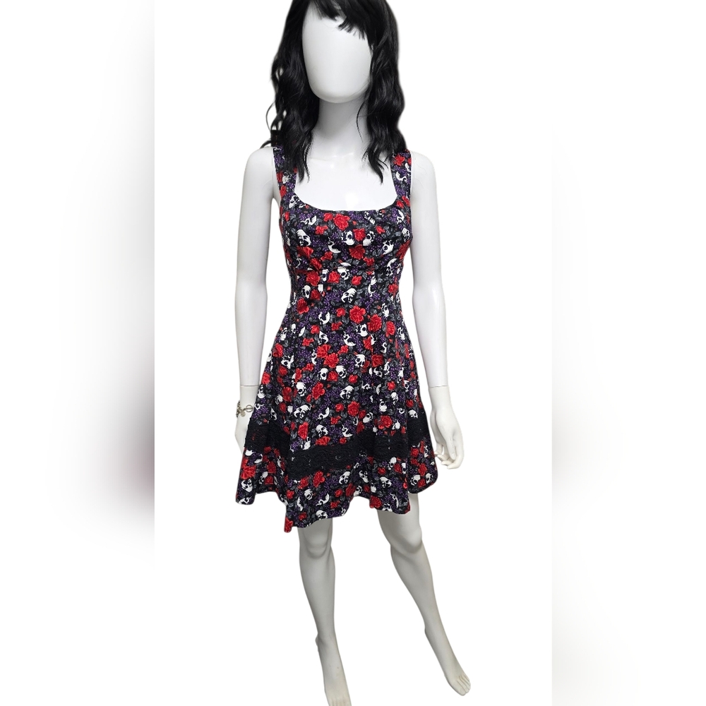 Skulls And Flowers Hot Topic